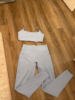 Le Ore Pale Blue Active Set - sports bra & Leggings